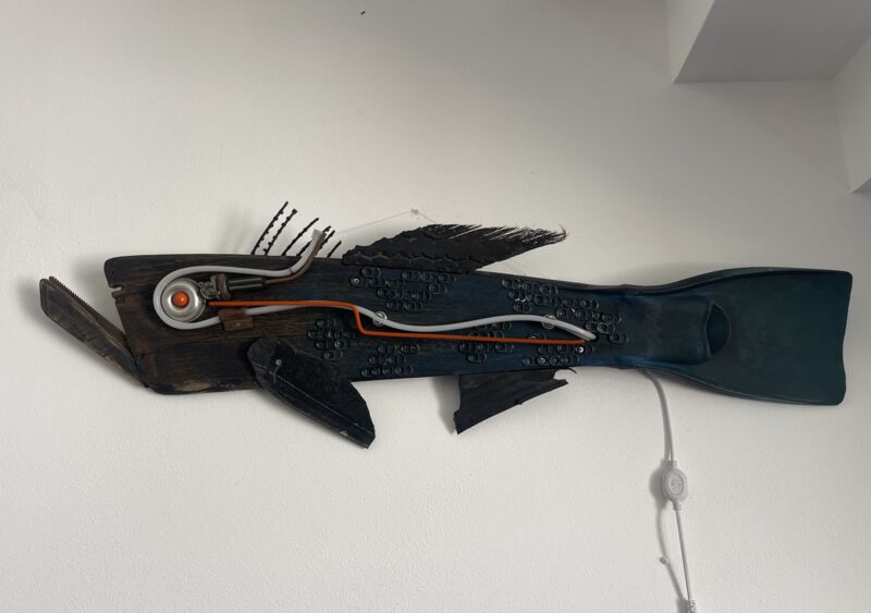 Bagliore rosso - a Sculpture & Installation by lorenzo durante